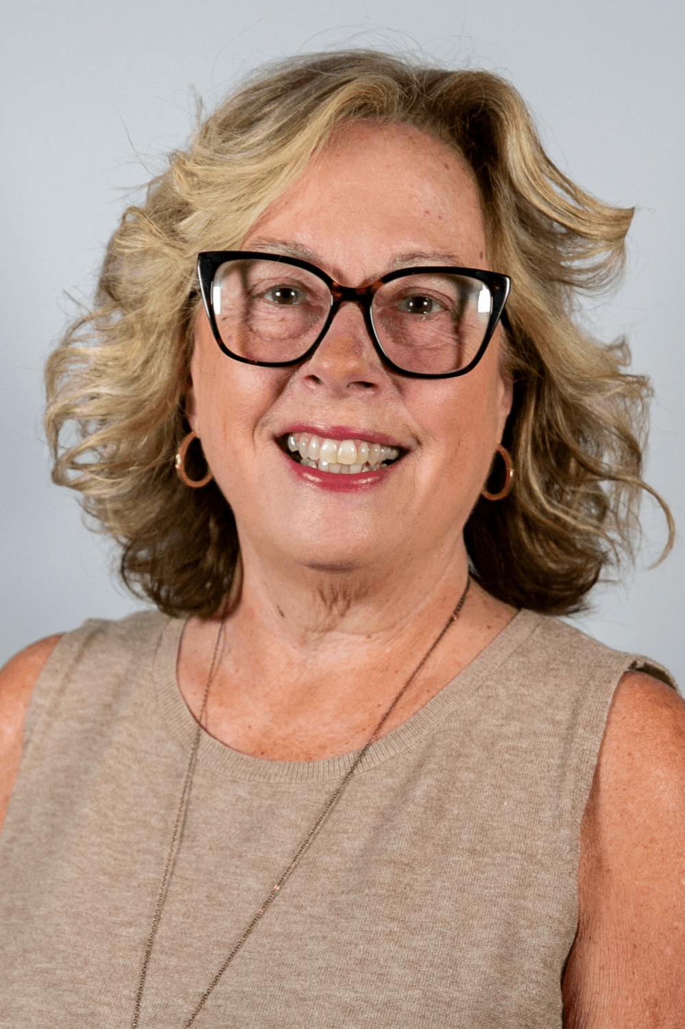 Dawn Regan's headshot