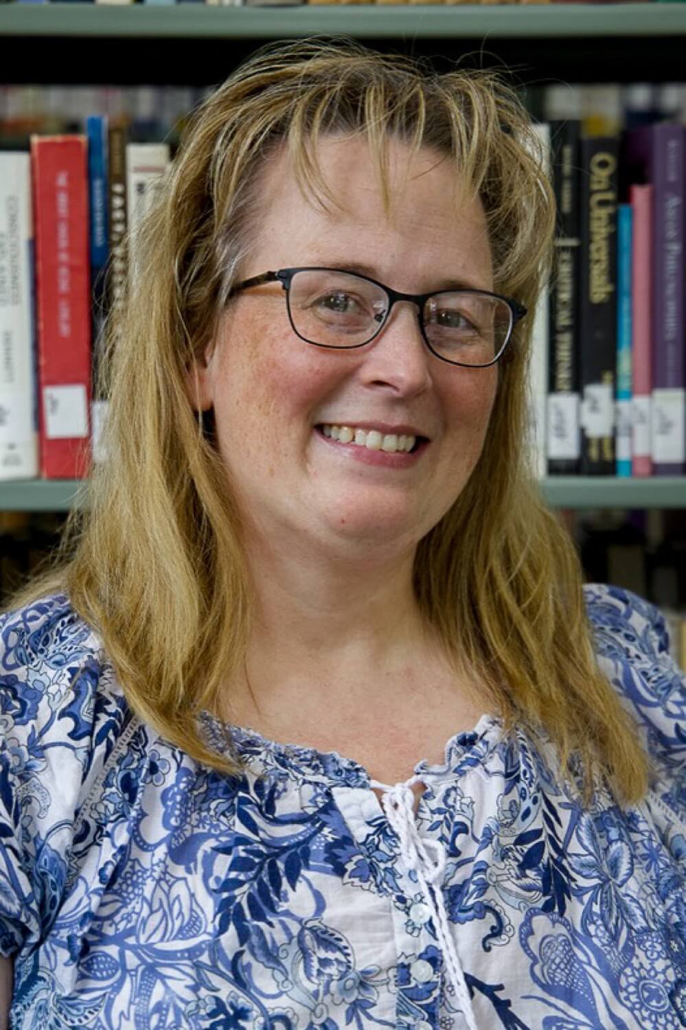 Heidi Leonard's headshot